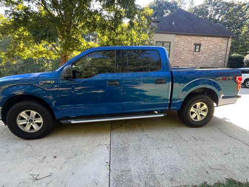 Used 2018 Ford F150 XLT image 2