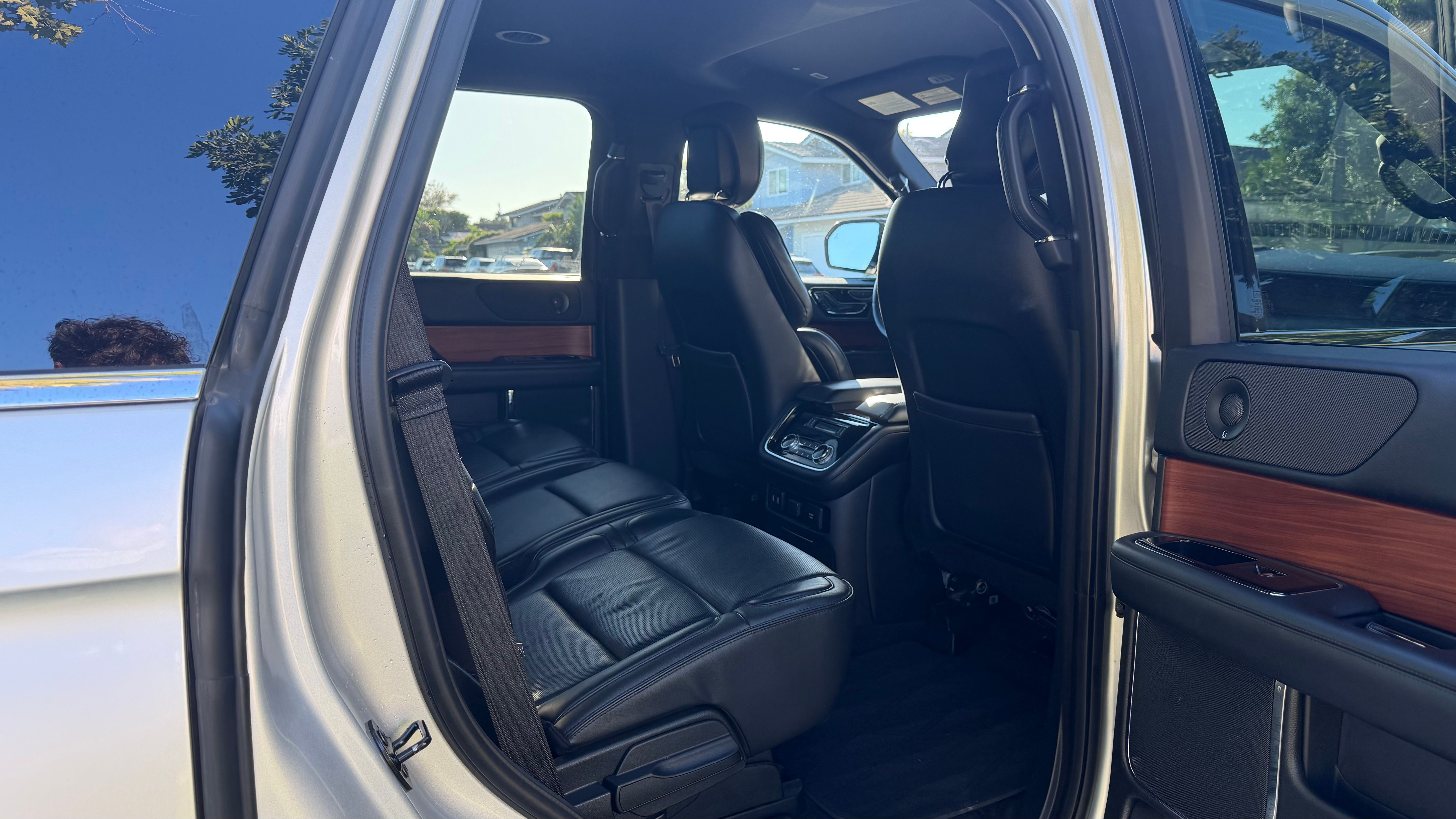 Used 2018 Lincoln Navigator Select w/ Technology Package AWD/4WD image 8