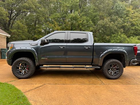 Used 2021 GMC Sierra 1500 AT4 w/ AT4 Premium Package image 2
