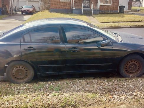 Used 2004 Mitsubishi Galant ES image 5