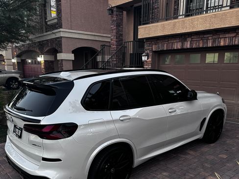 Used 2024 BMW X5 xDrive40i w/ M Sport Package image 2