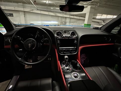 Used 2020 Bentley Bentayga image 11