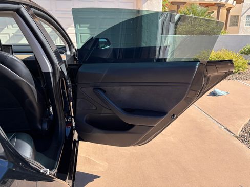 Used 2019 Tesla Model 3 Long Range image 19