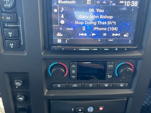 Used 2005 HUMMER H2 Luxury w/ Preferred Equipment Group image 18