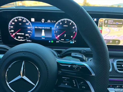 Used 2025 Mercedes-Benz GLS 63 AMG 4MATIC image 16