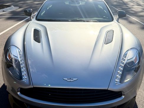 Used 2014 Aston Martin Vanquish Coupe image 18