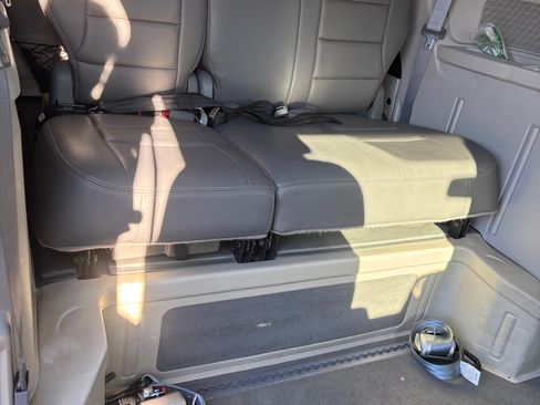 Used 2010 Chrysler Town & Country Touring w/ Heated Seat Group image 8