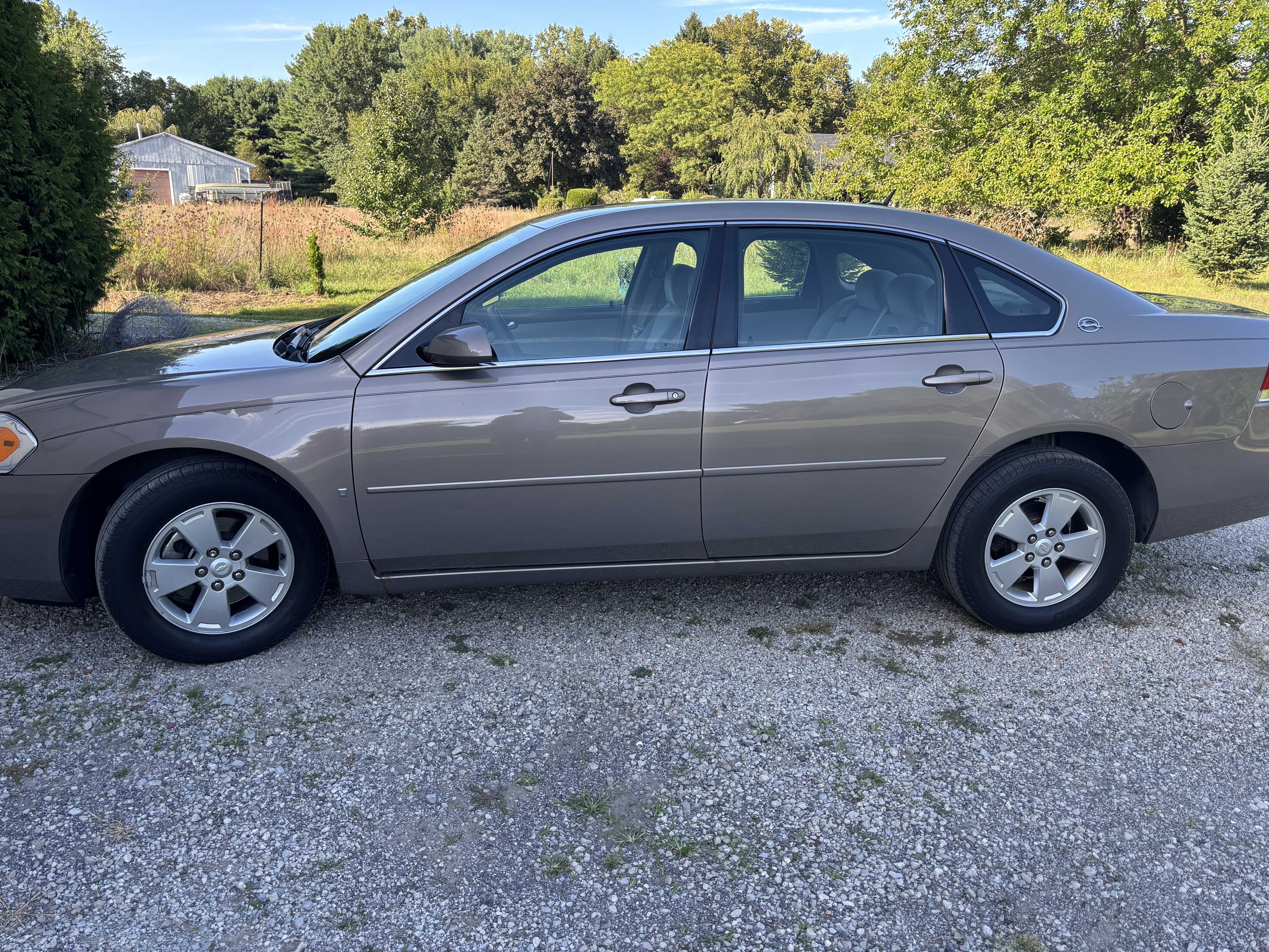 Used 2007 Chevrolet Impala LT FWD image 4