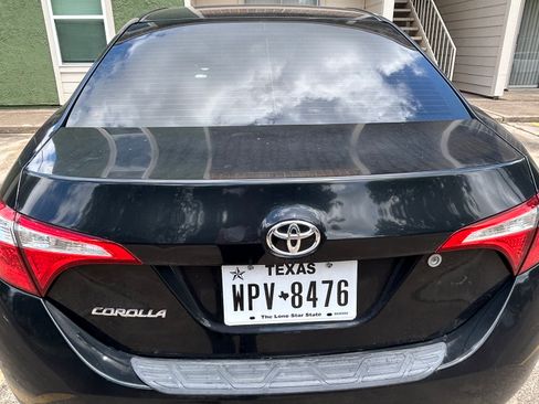 Used 2015 Toyota Corolla L FWD image 12
