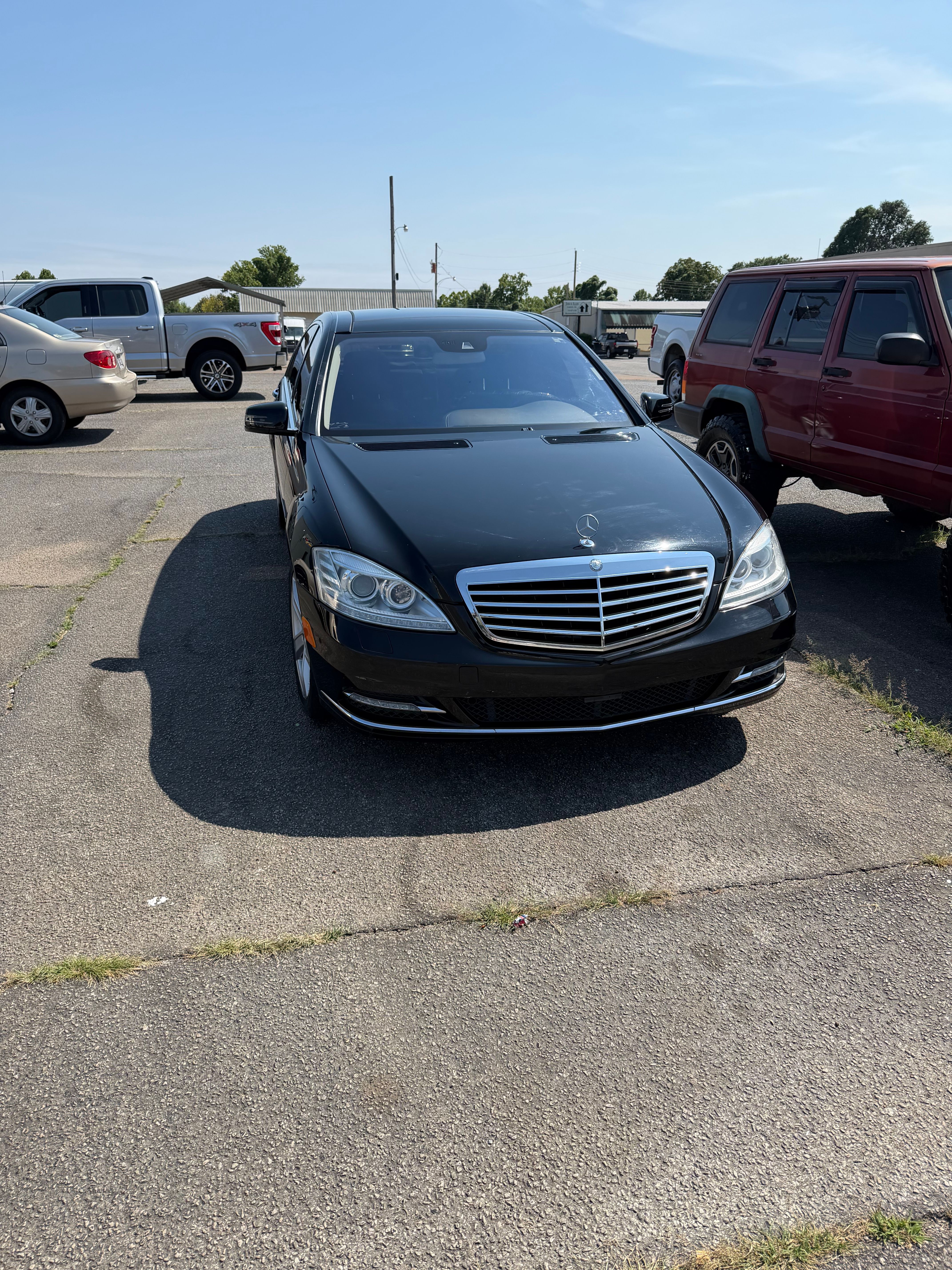Used 2011 Mercedes-Benz S 550 4MATIC image 6