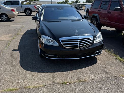 Used 2011 Mercedes-Benz S 550 4MATIC image 6