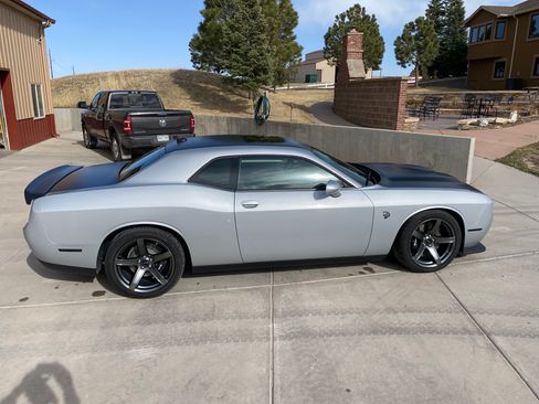 Used 2019 Dodge Challenger SRT Hellcat Redeye image 1
