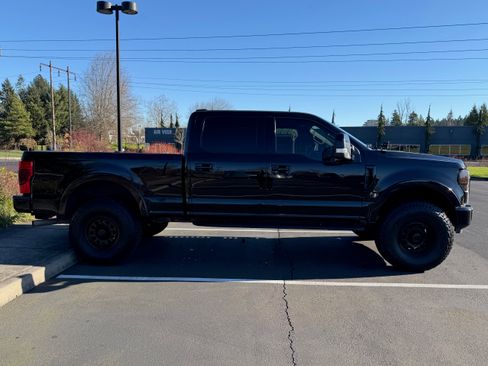 Used 2022 Ford F250 Lariat w/ Tremor Off-Road Package image 5