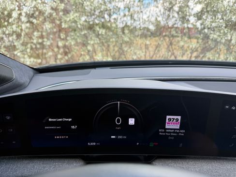 Used 2023 Lucid Air Pure image 8