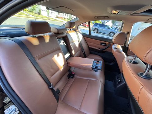 Used 2011 BMW 335i xDrive Sedan AWD/4WD image 15