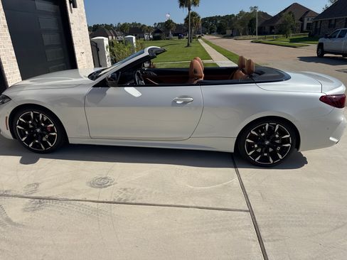 Used 2025 BMW M440i Convertible w/ Premium Package RWD image 9