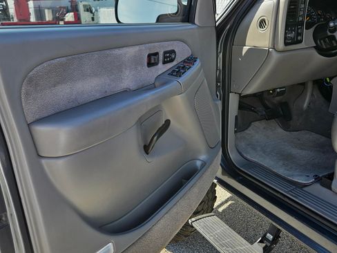 Used 2001 GMC Sierra 2500 4x4 Crew Cab HD w/ SLT Marketing Option Pkg image 10