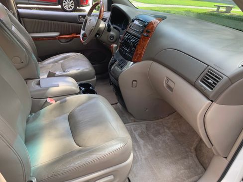 Used 2006 Toyota Sienna XLE Limited image 15