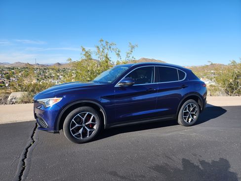 Used 2019 Alfa Romeo Stelvio Ti image 8