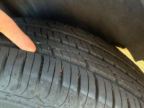 Used 2013 Volkswagen Tiguan S image 12