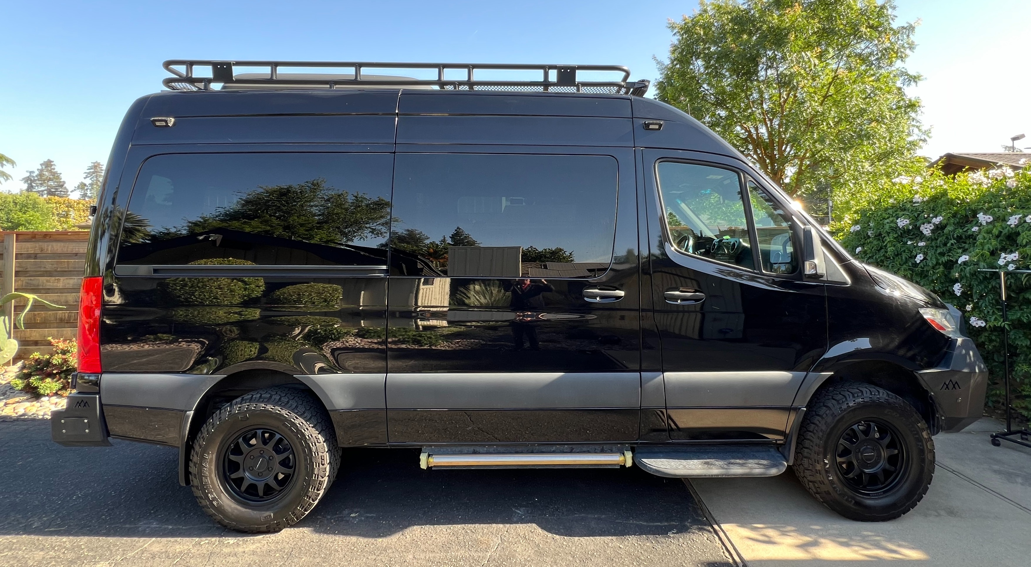 Used 2019 Mercedes-Benz Sprinter 2500 image 1