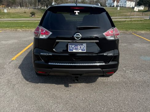 Used 2015 Nissan Rogue SL w/ SL Premium Package image 4