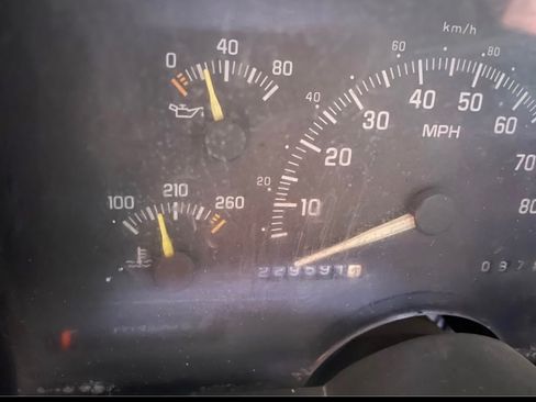 Used 1994 Chevrolet Silverado 1500 2WD Regular Cab image 14