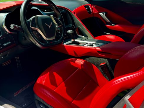 Used 2018 Chevrolet Corvette Z06 RWD image 15