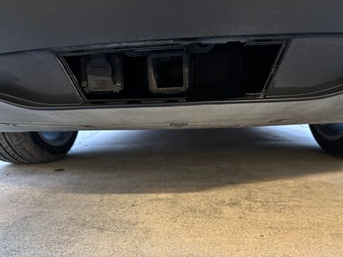 Used 2022 Tesla Model Y Long Range image 16