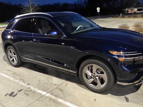 Used 2026 Genesis GV70 2.5T Advanced image 2