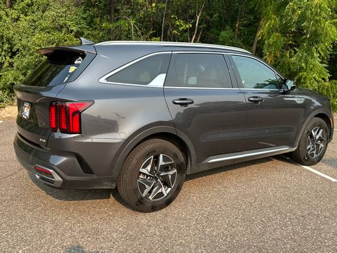 Used 2023 Kia Sorento EX FWD image 5