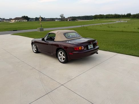 Used 2000 MAZDA MX-5 Miata RWD image 4