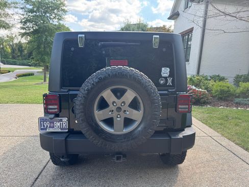 Used 2011 Jeep Wrangler Unlimited Rubicon w/ Call of Duty Group AWD/4WD image 8