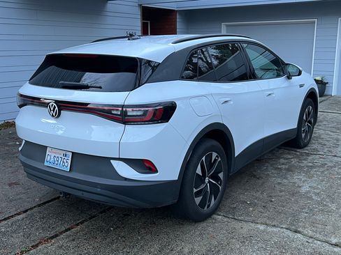 Used 2022 Volkswagen ID.4 Pro image 6