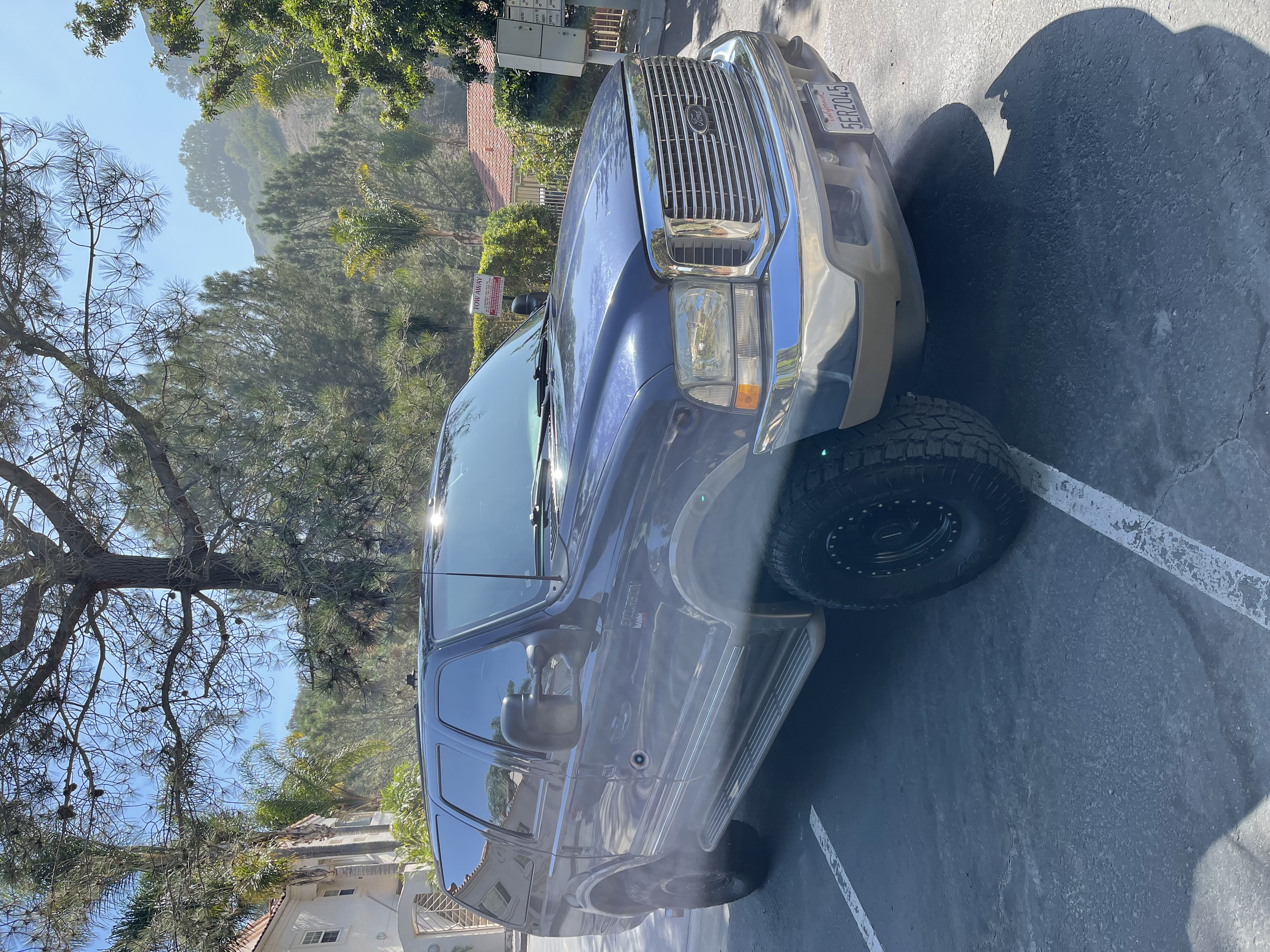 Used 2002 Ford Excursion Limited AWD/4WD image 4