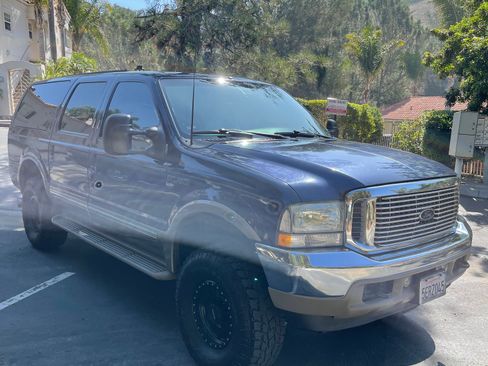 Used 2002 Ford Excursion Limited AWD/4WD image 4