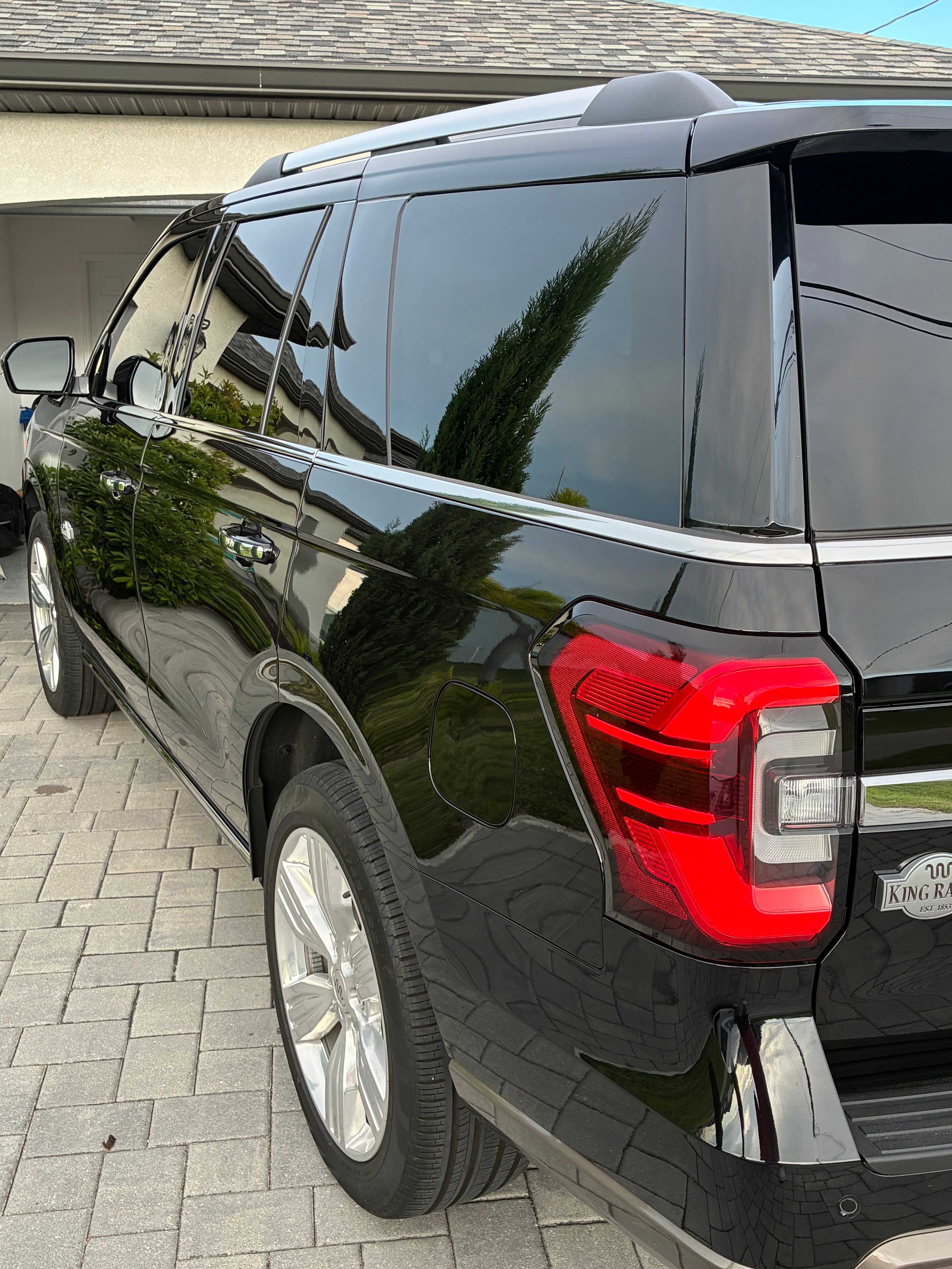 Used 2024 Ford Expedition King Ranch RWD image 2