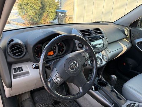 Used 2010 Toyota RAV4 Limited image 16