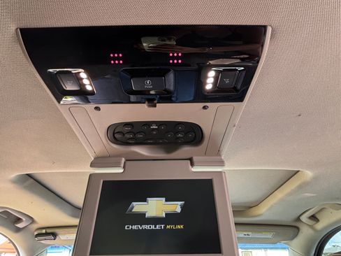Used 2019 Chevrolet Suburban Premier AWD/4WD image 26