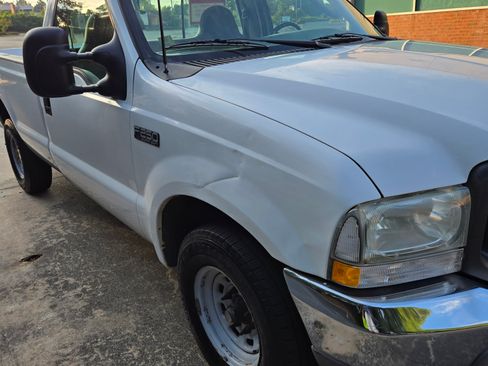 Used 2003 Ford F250 XL image 2