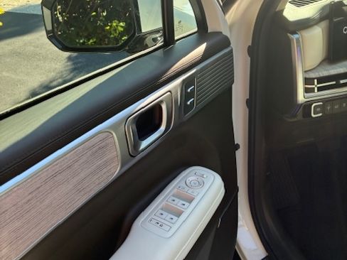 Used 2024 Hyundai Santa Fe Calligraphy image 11