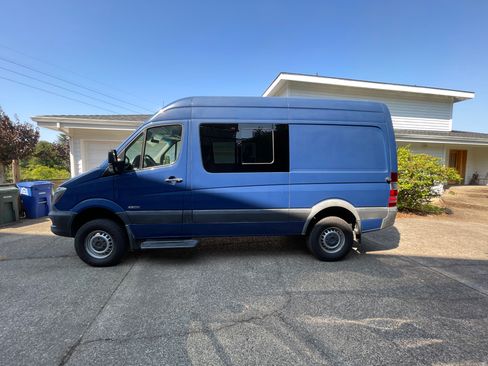 Used 2016 Mercedes-Benz Sprinter 2500 image 1