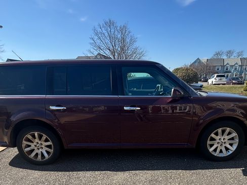 Used 2011 Ford Flex SEL image 1