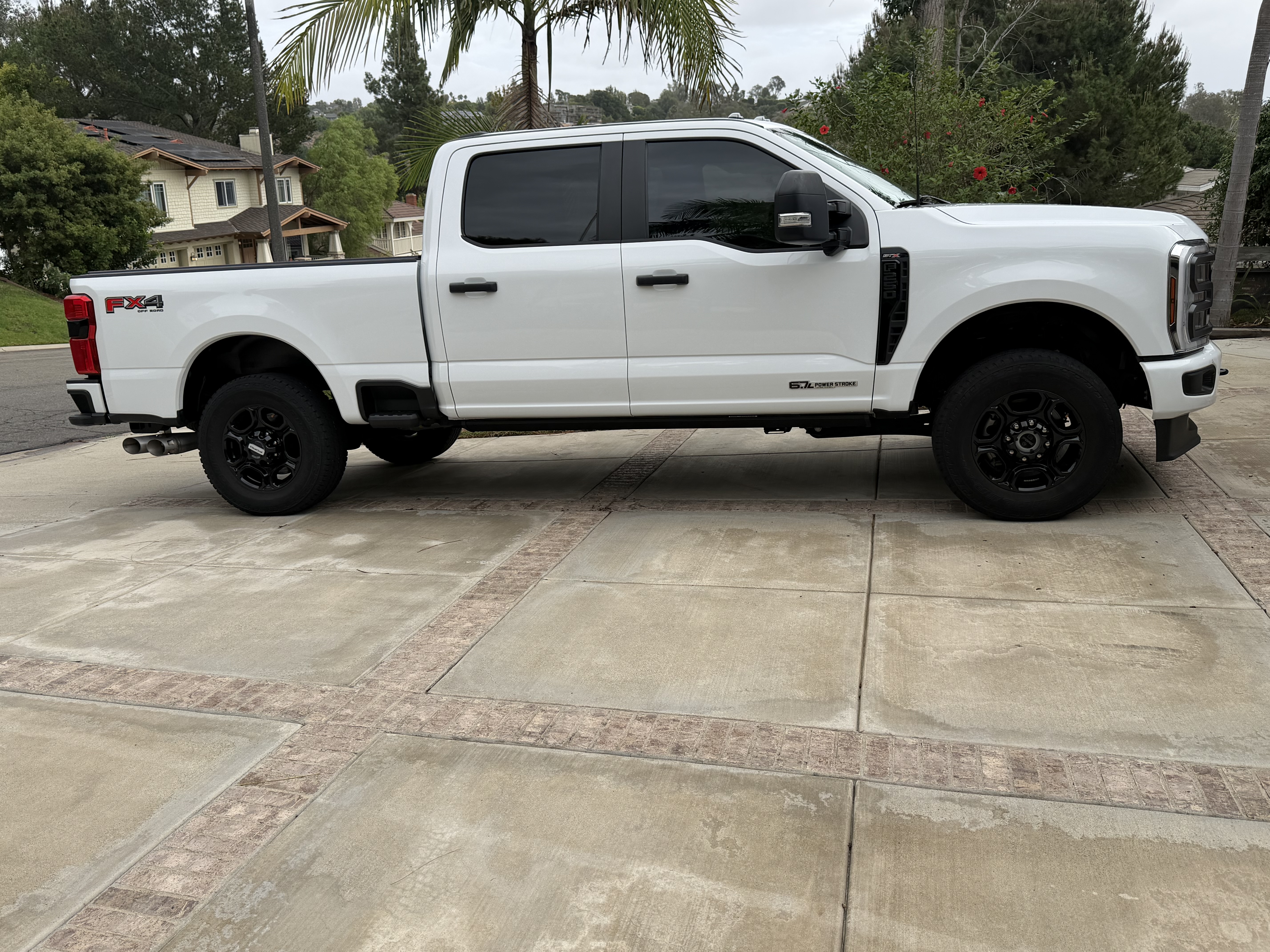 Used 2024 Ford F250 XL w/ STX Appearance Package AWD/4WD image 1