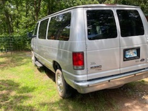 Used 2014 Ford E-350 and Econoline 350 XLT RWD image 5