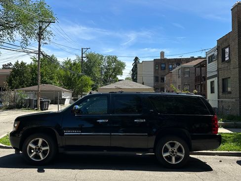 Used 2014 Chevrolet Suburban LTZ AWD/4WD image 28