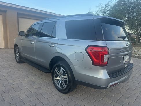 Used 2024 Ford Expedition XLT image 4
