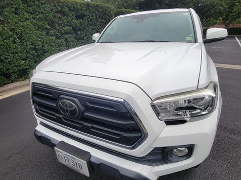 Used 2018 Toyota Tacoma SR5 image 9
