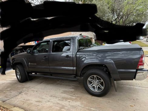 Used 2014 Toyota Tacoma PreRunner w/ SR5 Package image 8