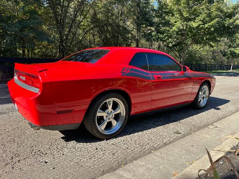 Used 2010 Dodge Challenger R/T image 13